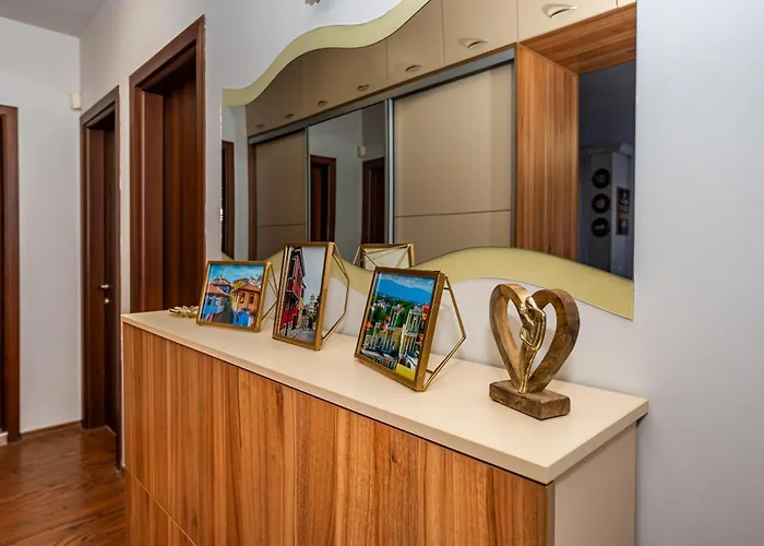 Family Panovi Free 2 Parking Spaces